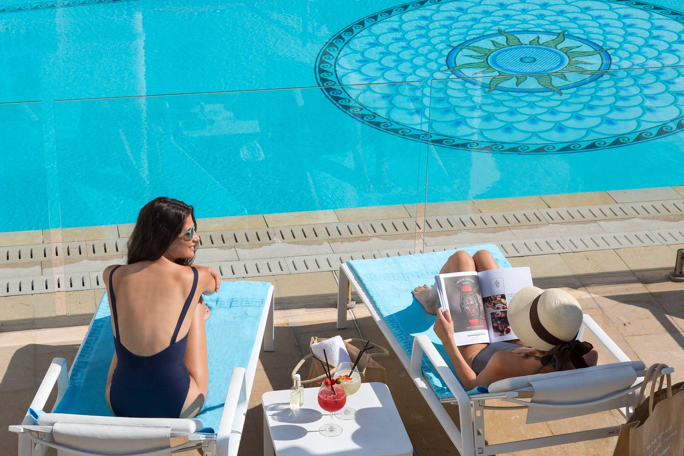 H----tel-Barri----re-Le-Majestic-Cannes-Pool-10