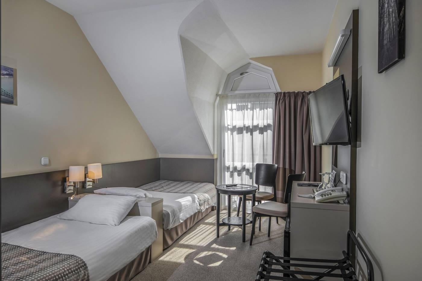 Corvin Hotel Budapest - Corvin wing-Hungary-BUDAPEST-Room-6