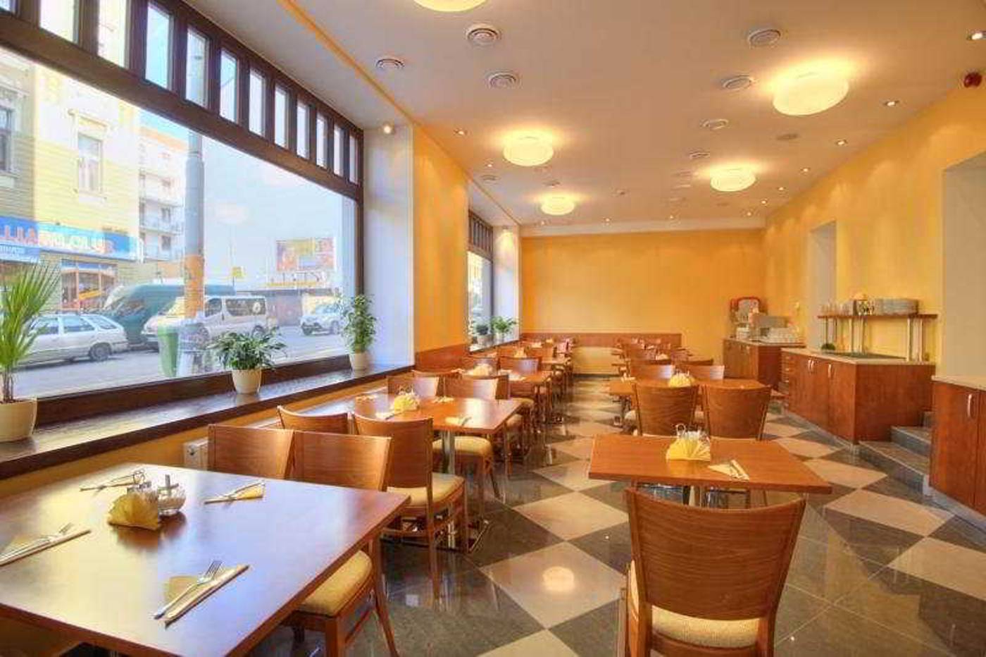 Gloria-Restaurant-15