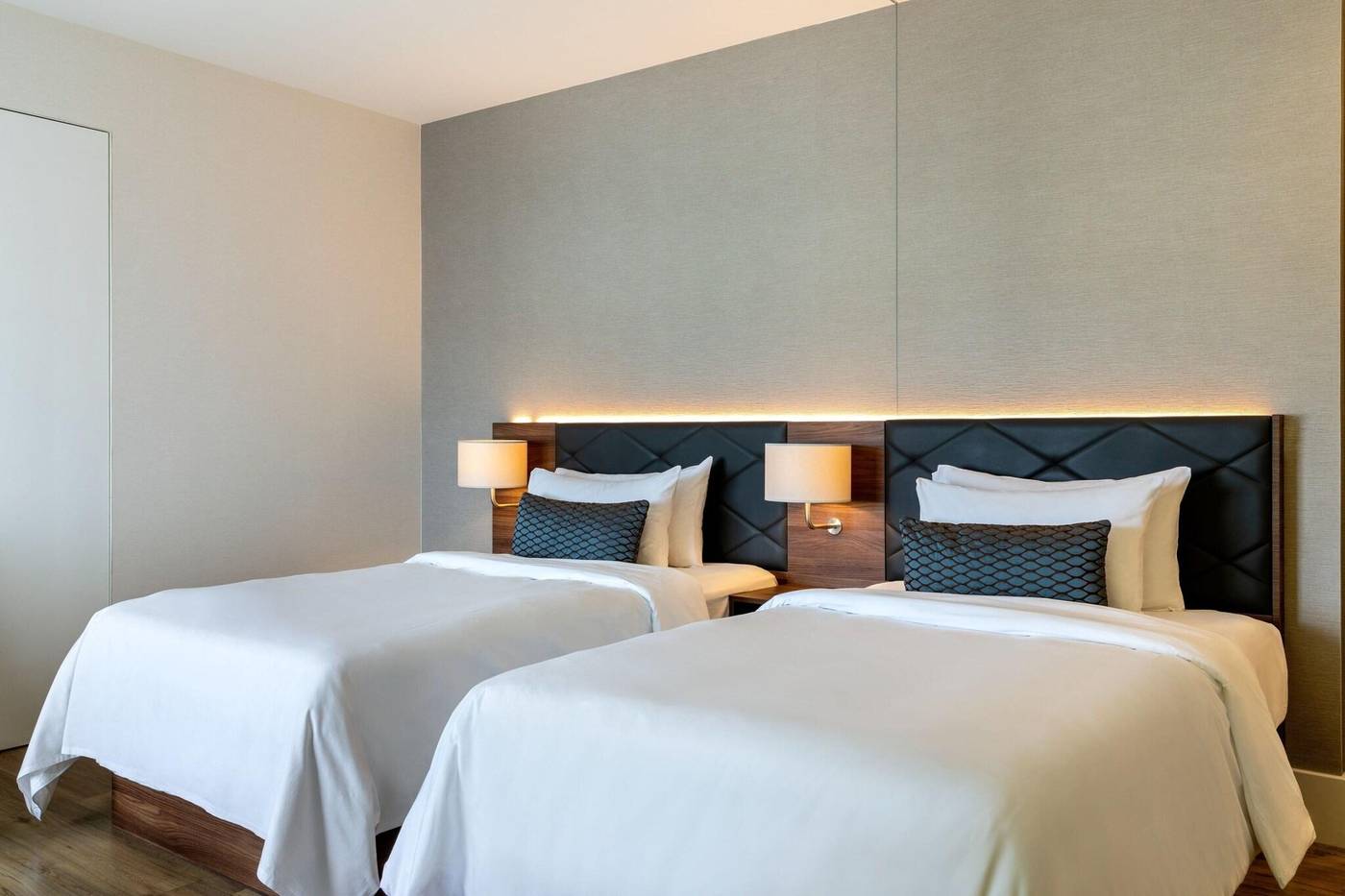 Element-Amsterdam-Room-41