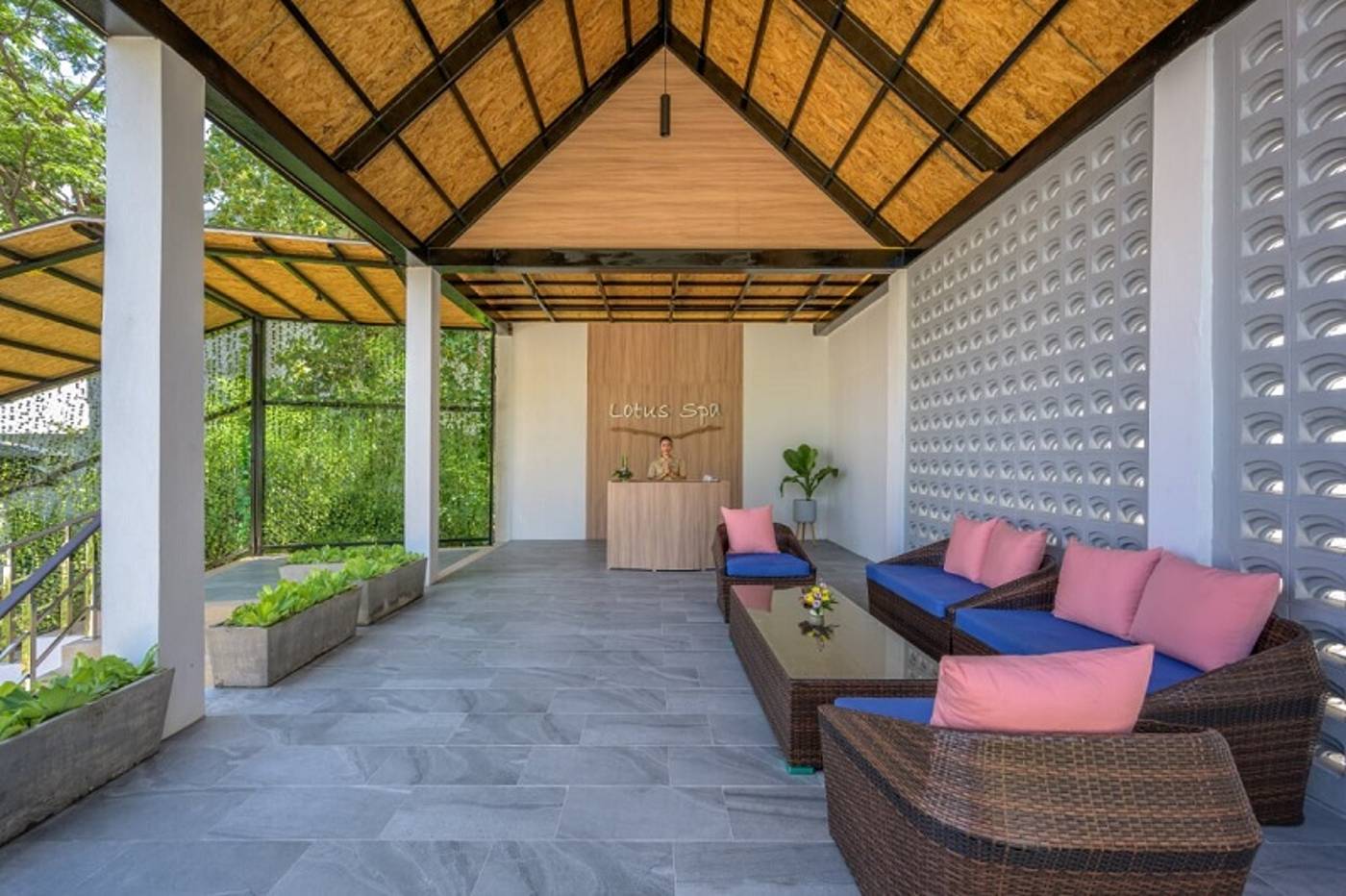 Namaka Resort Kamala