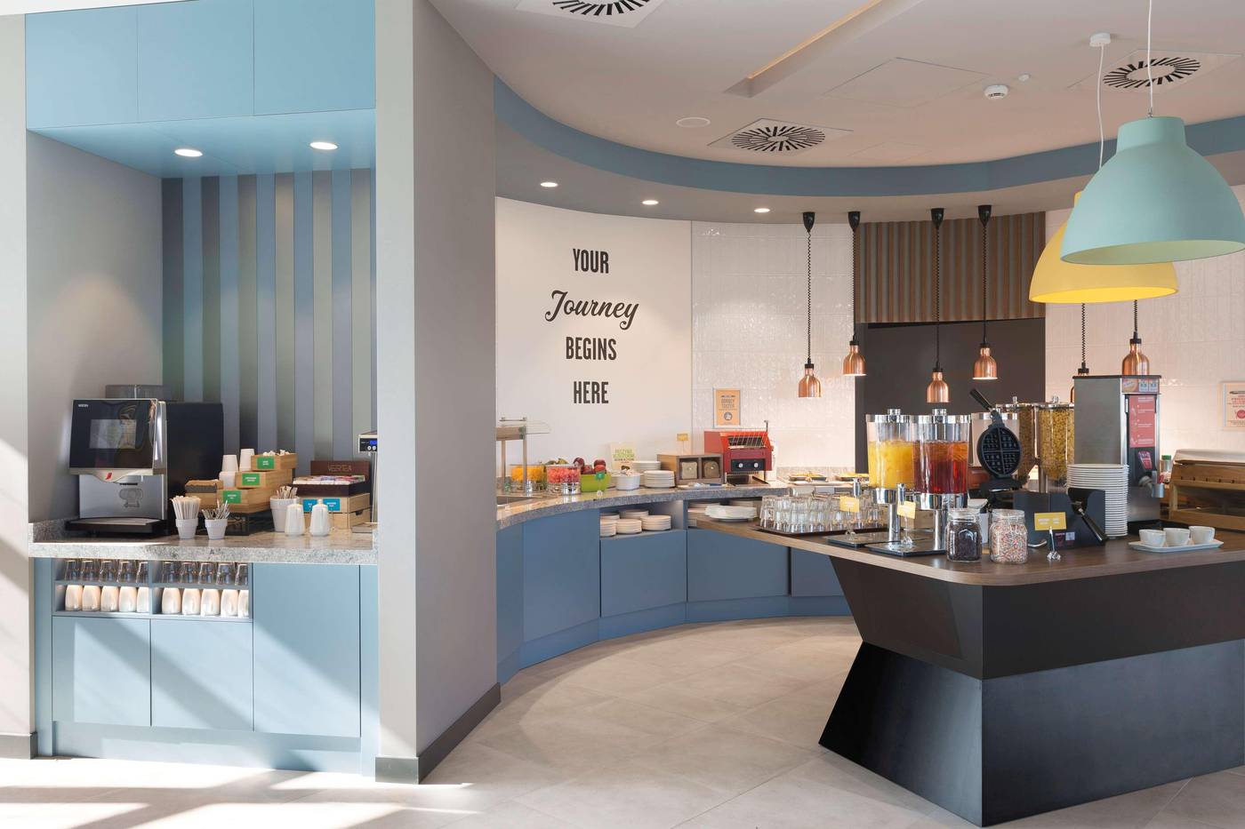 Hampton-By-Hilton-Krakow-Airport-Restaurant-12