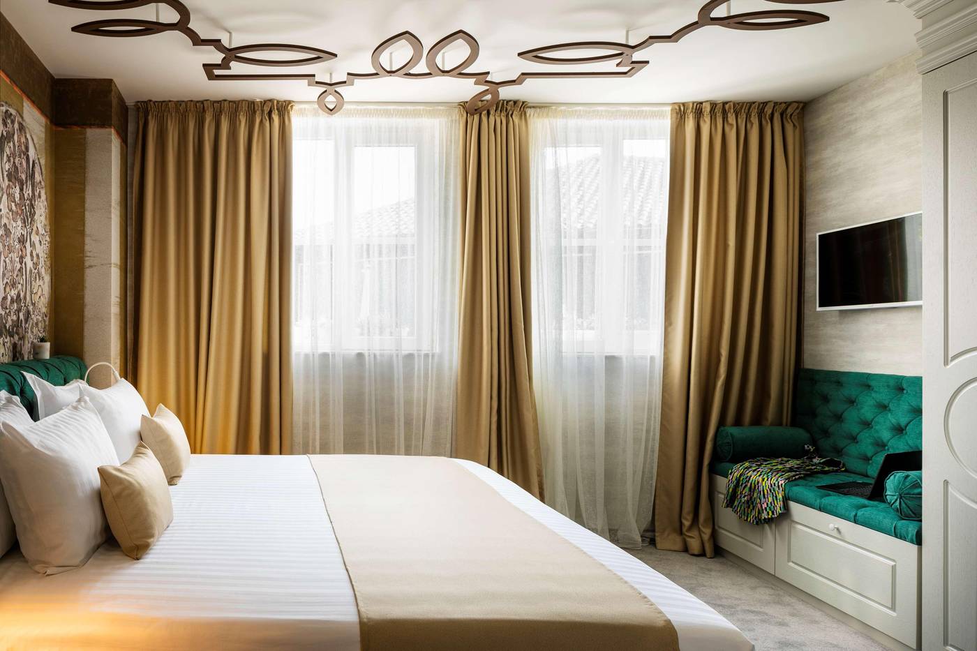 Gallery-37--BW-Premier-Collection-Room-14