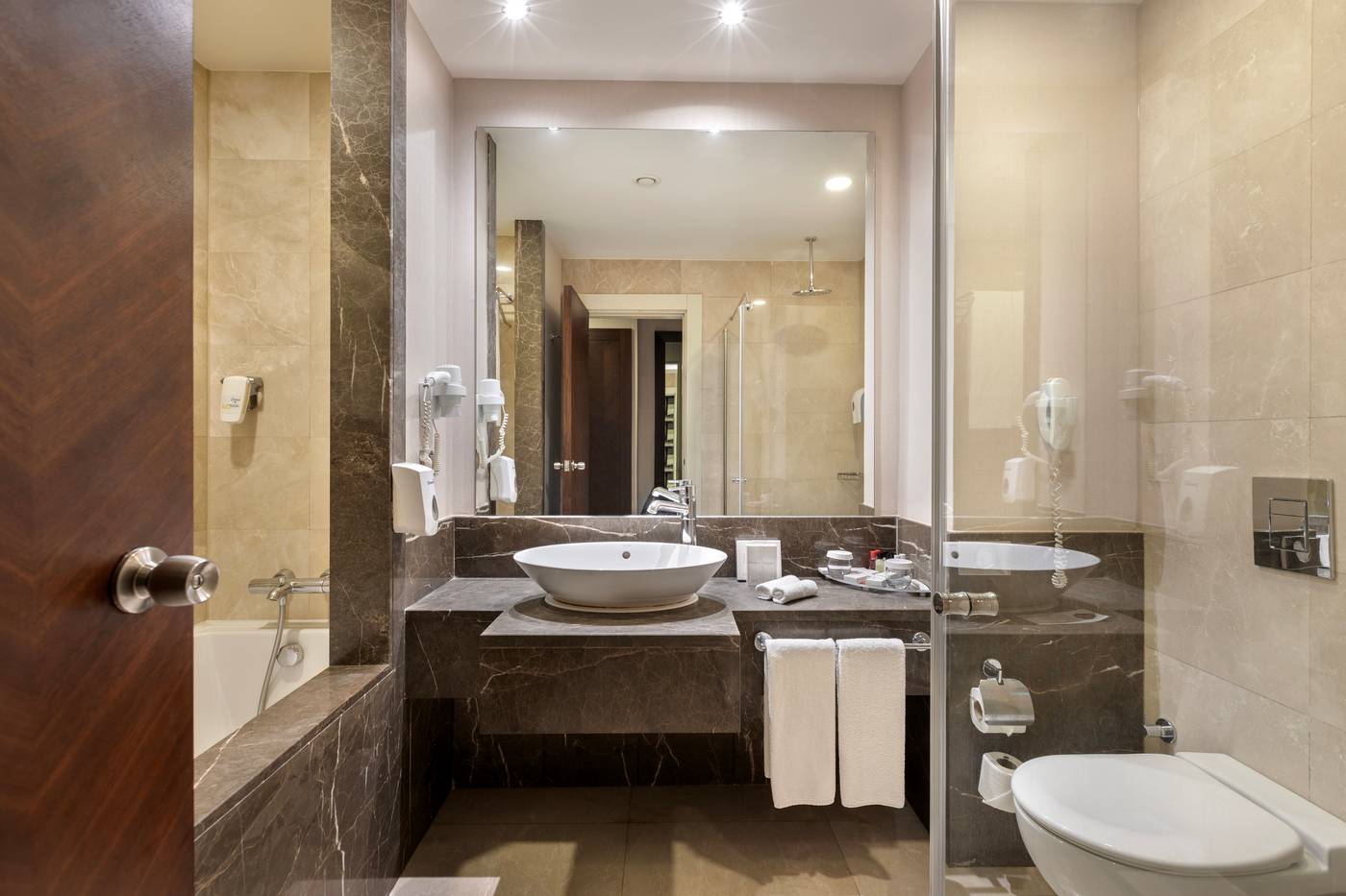 Ramada-Plaza-by-Wyndham-Antalya-Room-17