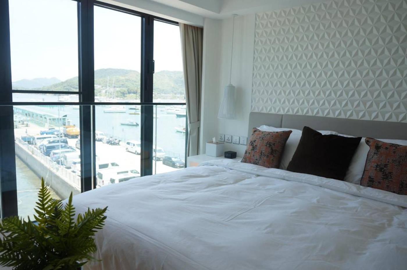 The-Pier-Hotel-Room-29