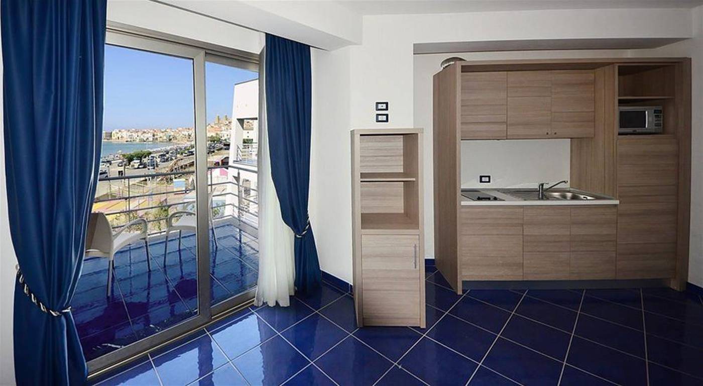 Astro-Suite-Hotel-Room-21