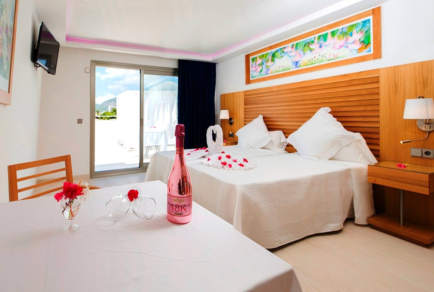 Apartamentos-Squash-Ibiza-Center-Room-19