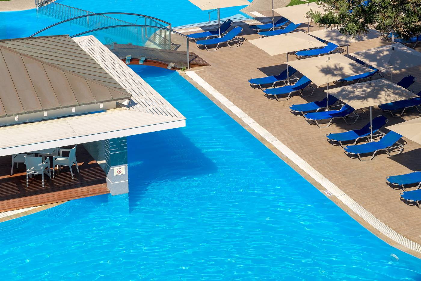 Oceanis-Pool-9