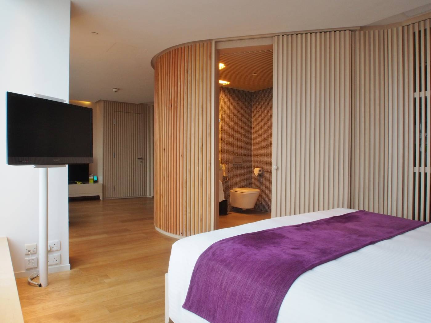 Madera-Hong-Kong-Room-7