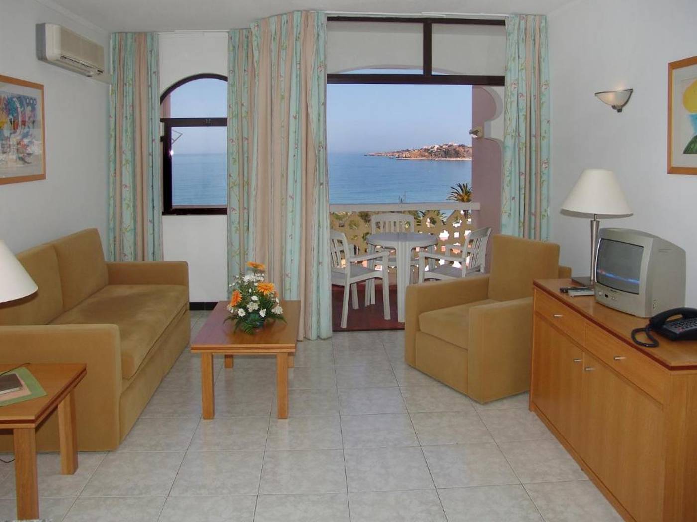 Monica-Isabel-Beach-Club-Room-20