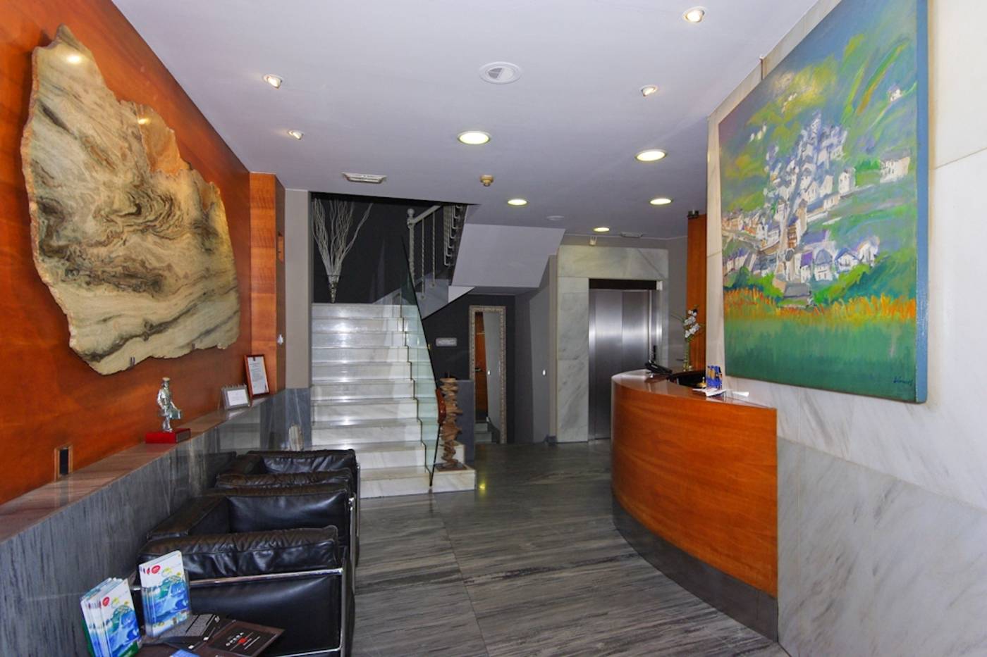 Vetusta-Spain-OVIEDO-Lobby-3