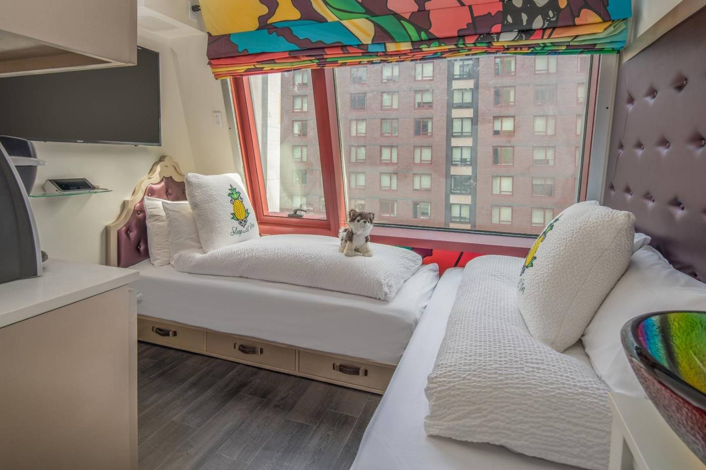 Staypineapple--An-Artful-Hotel--Midtown-New-York-Room-17