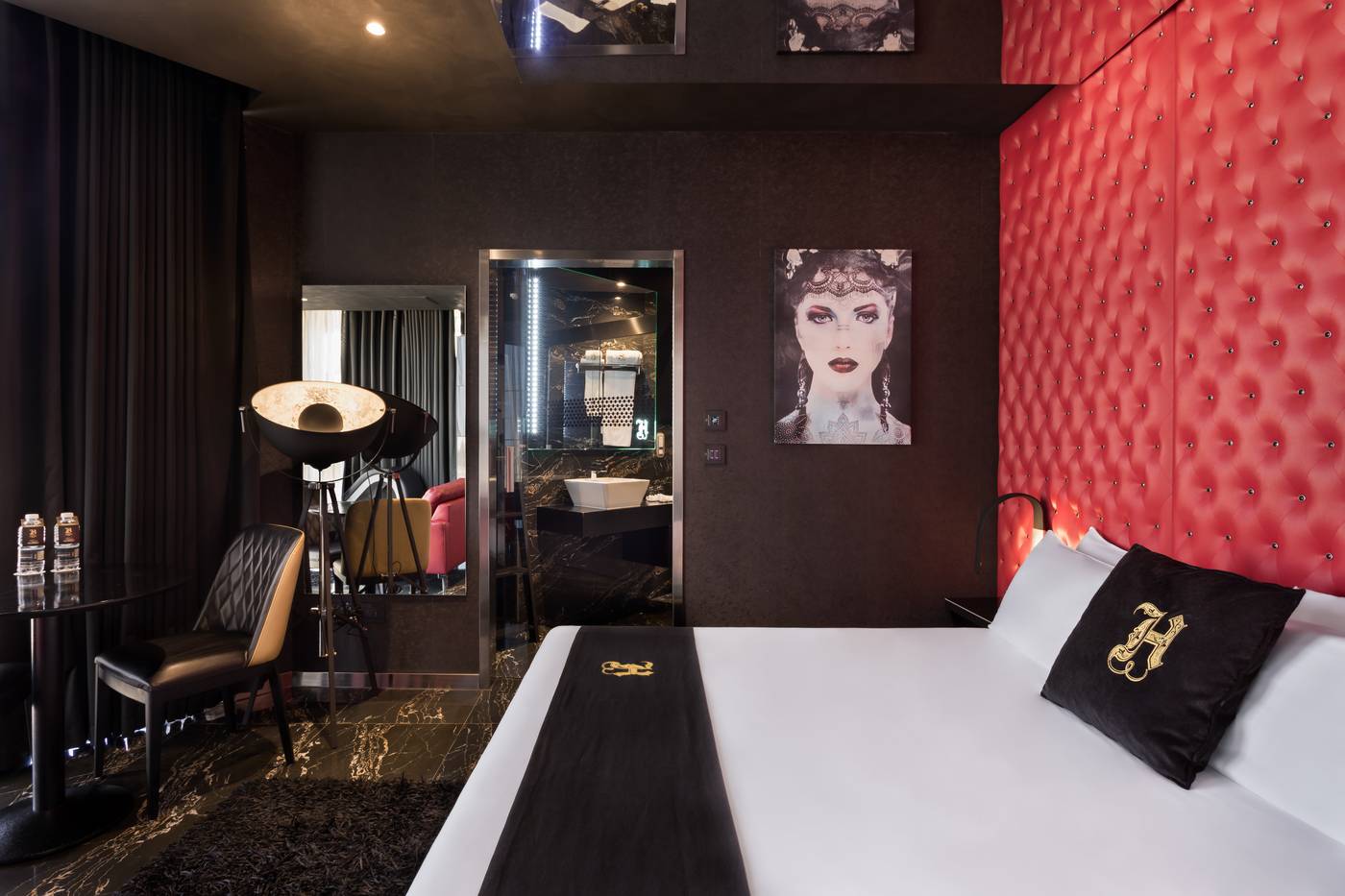 Hugo-s-Boutique-Hotel-Room-17
