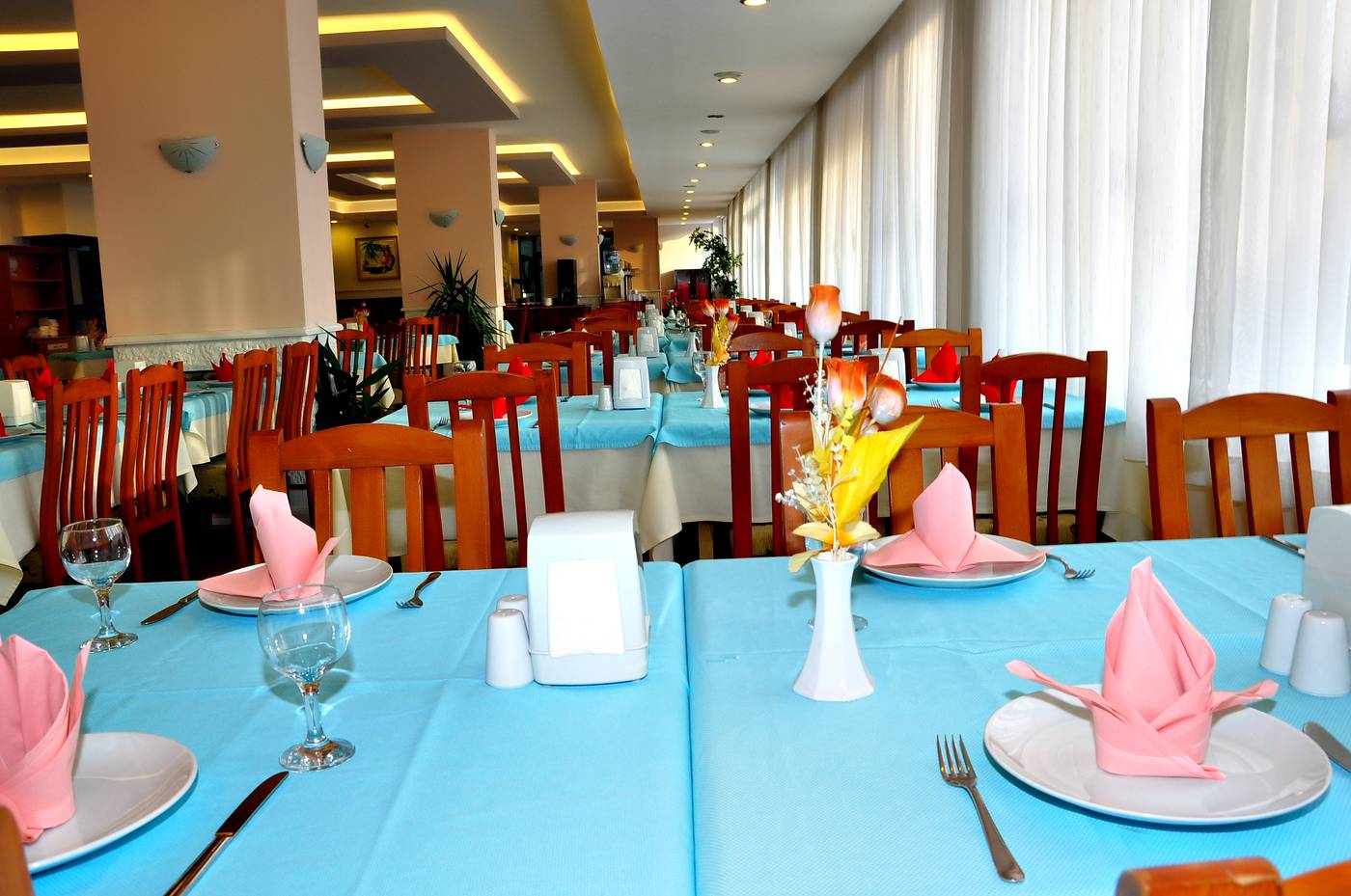 Cinar-Family-Suites-Restaurant-49