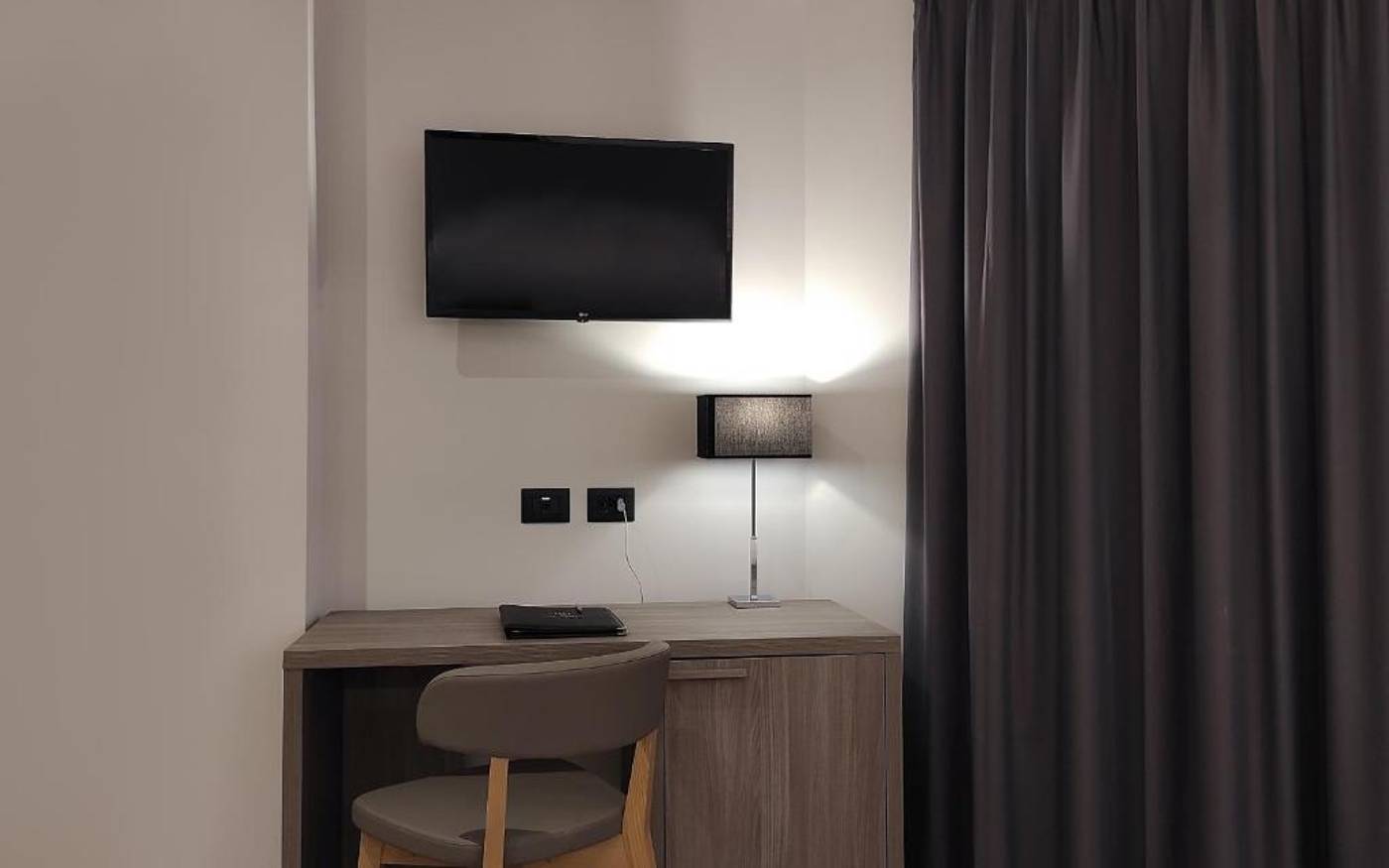 Grand-Hotel-Faraglioni-Room-15