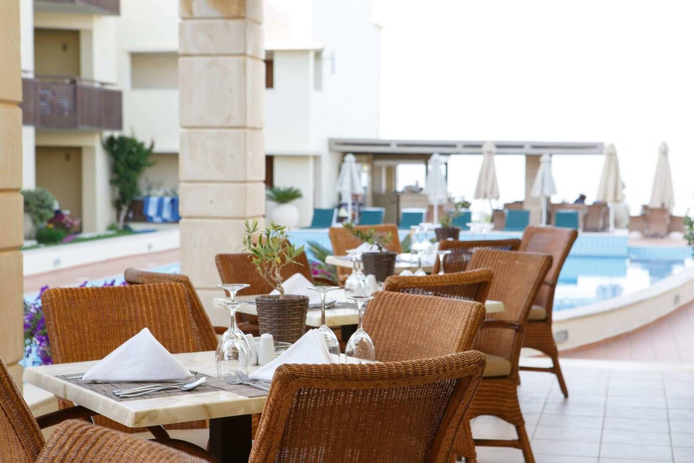Santa-Marina-Plaza-Restaurant-17
