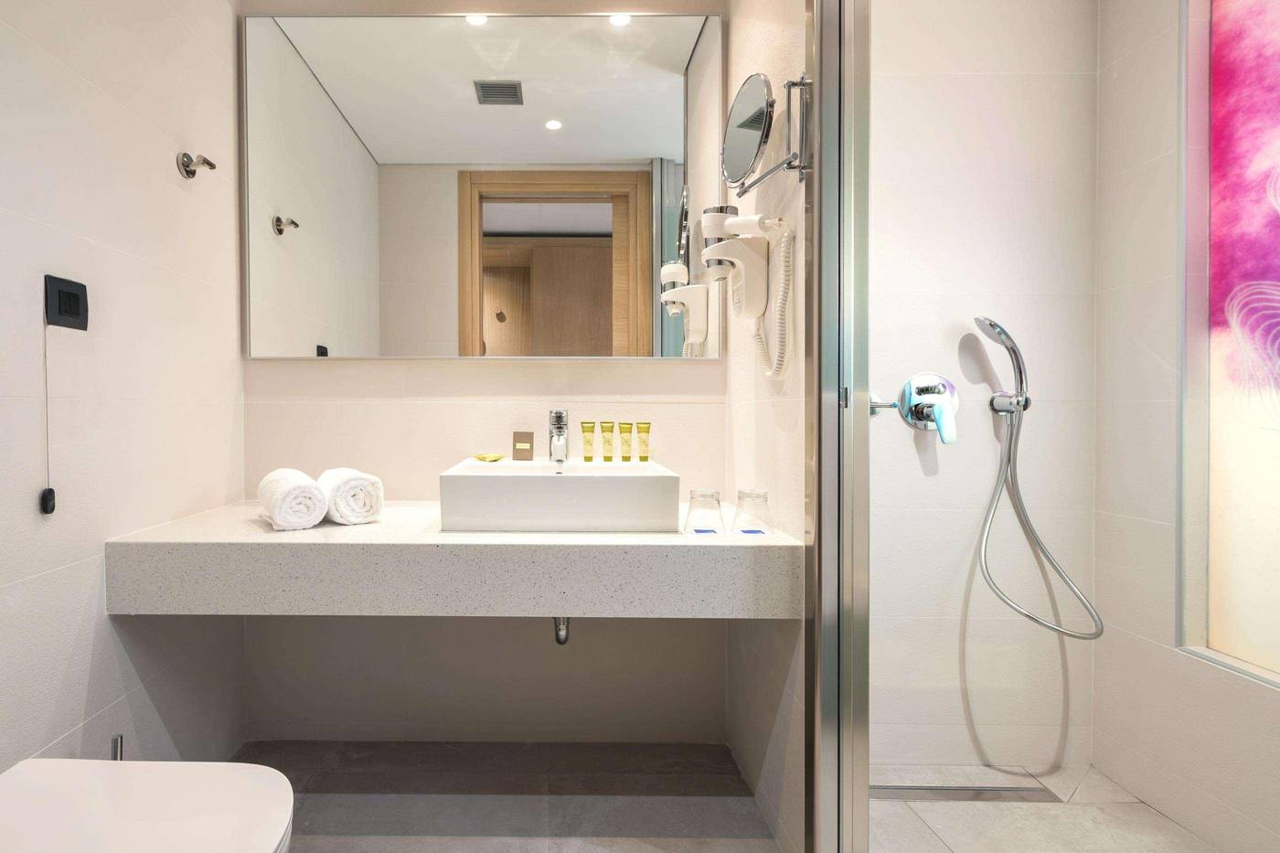 Archipelagos-Hotel-Room-32