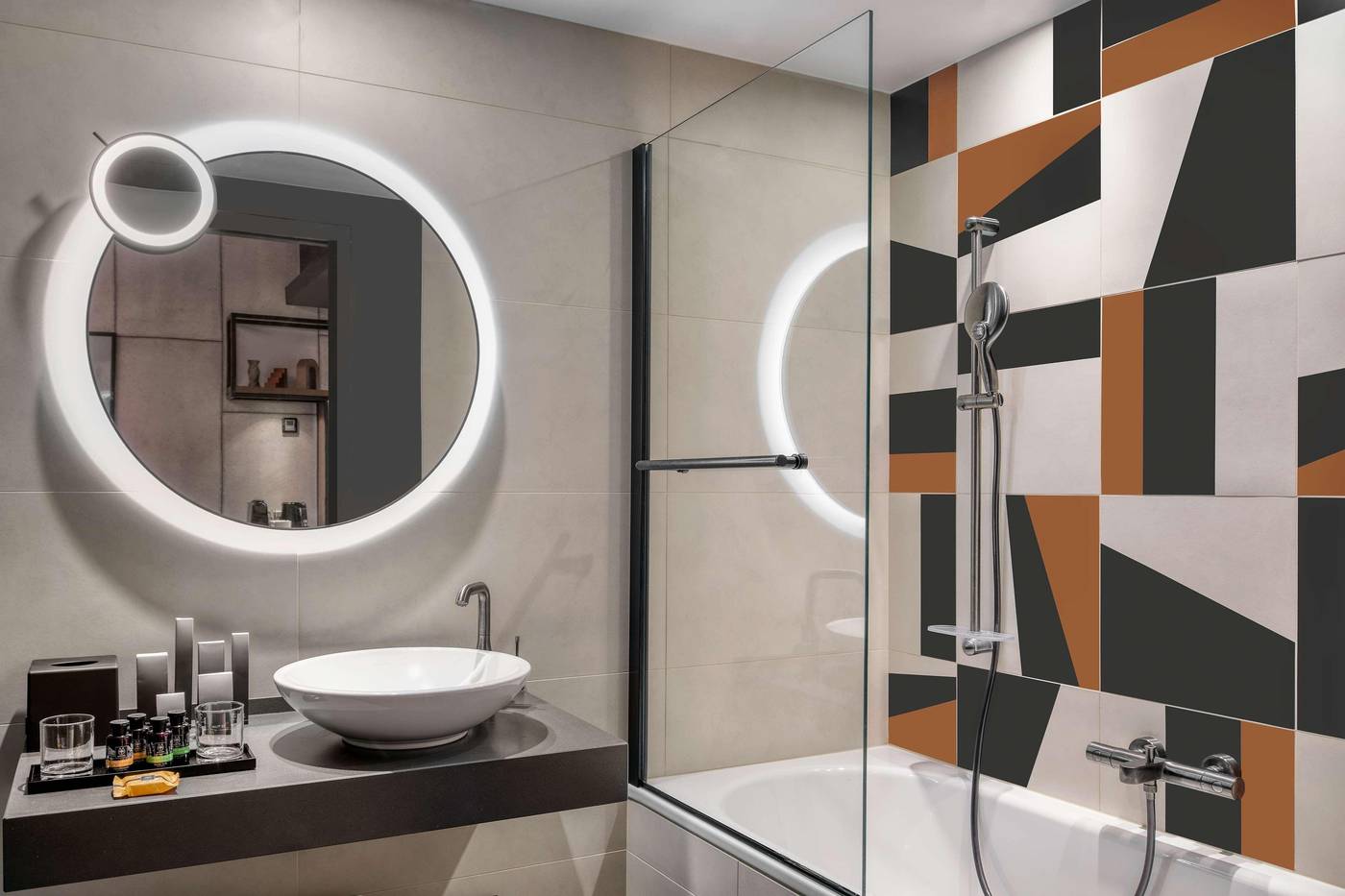 Canopy-By-Hilton-Paris-Eiffel-Tower-Room-45