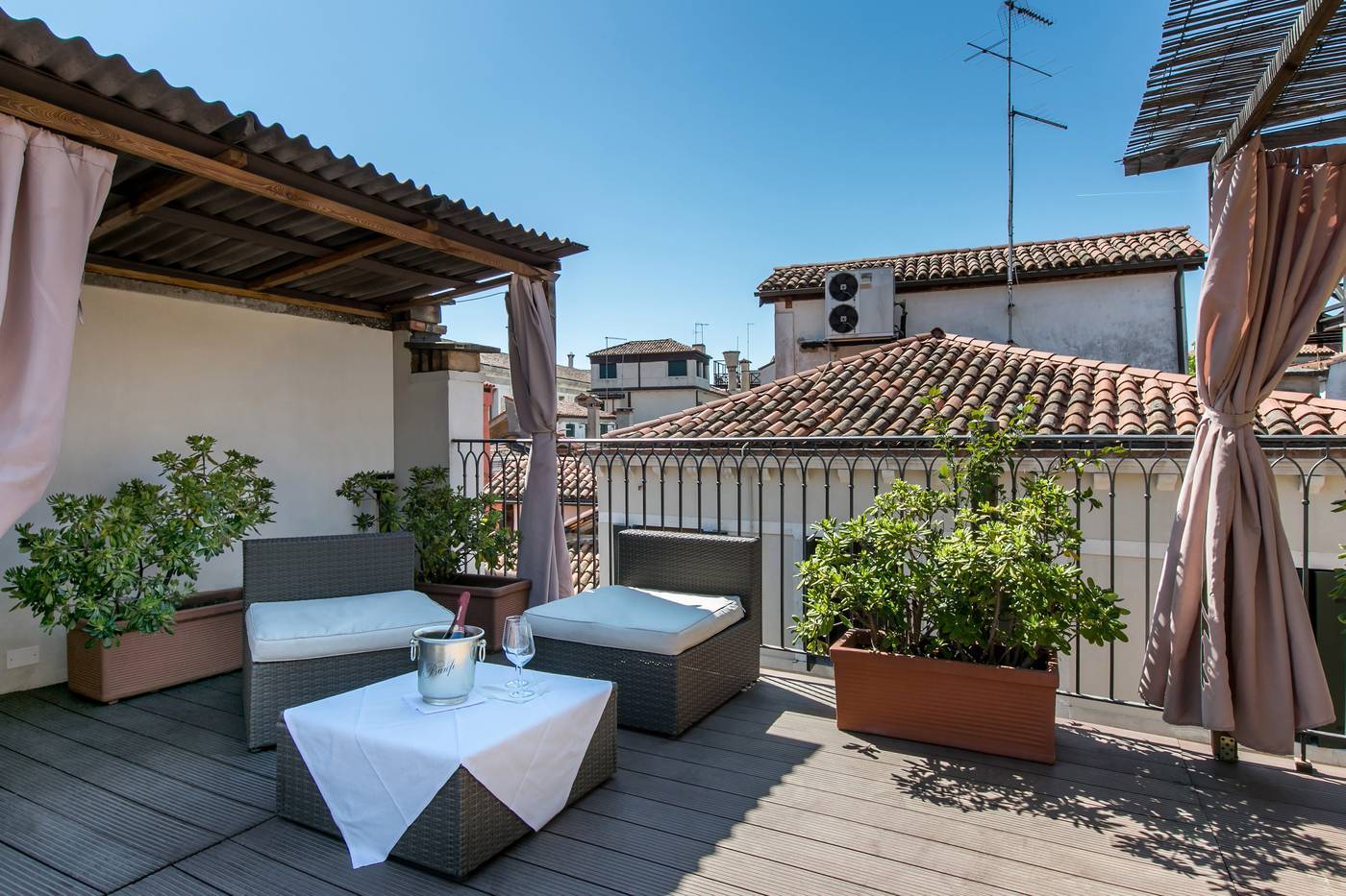 Hotel-Pantalon-General-view-16