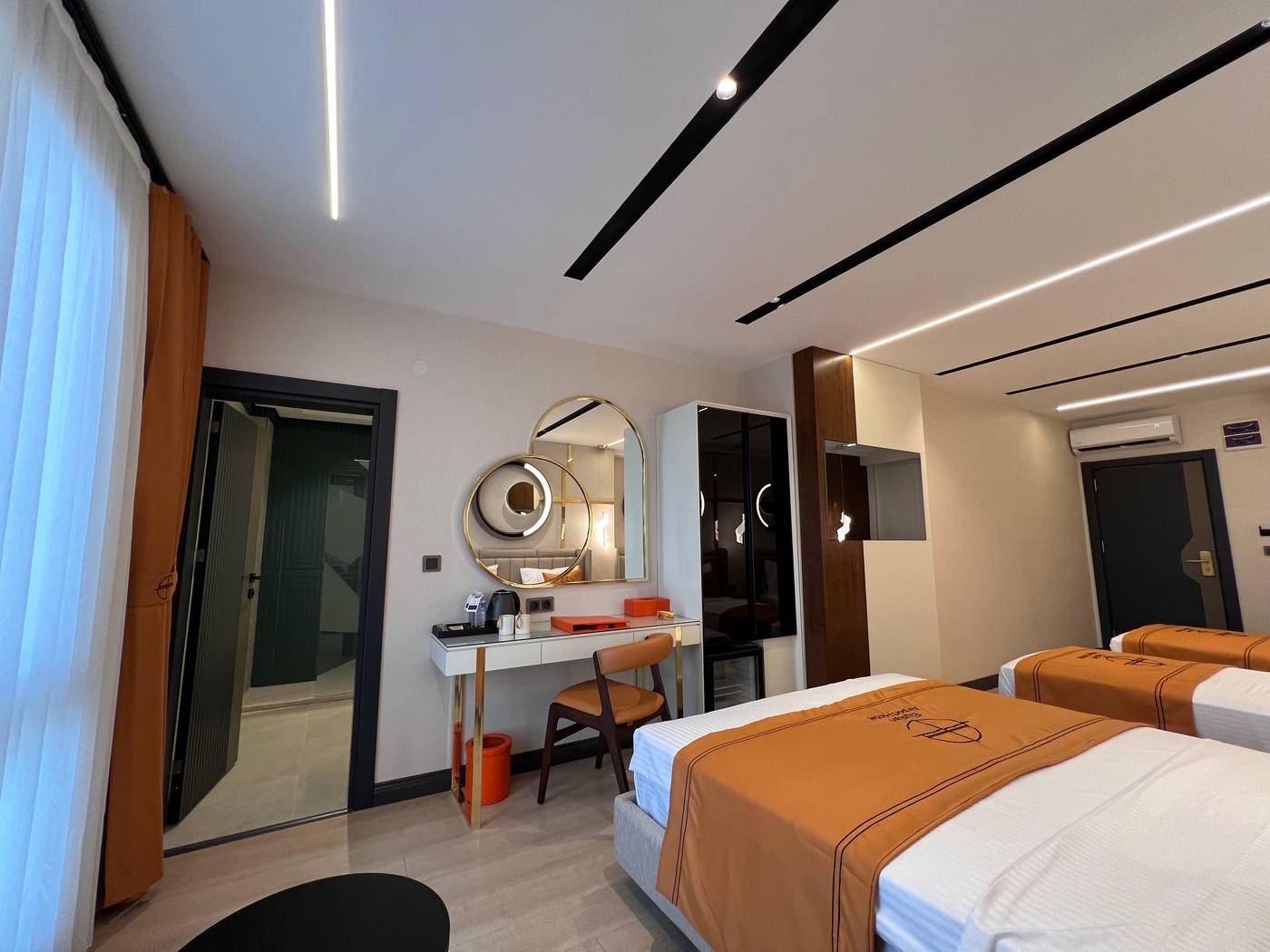 Elysian-Airport-Hotel-Room-19