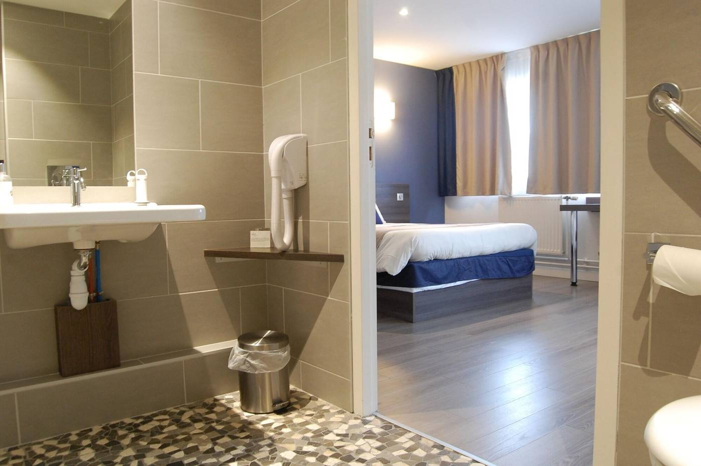 Valpré - France - ÉCULLY  - Room - 3