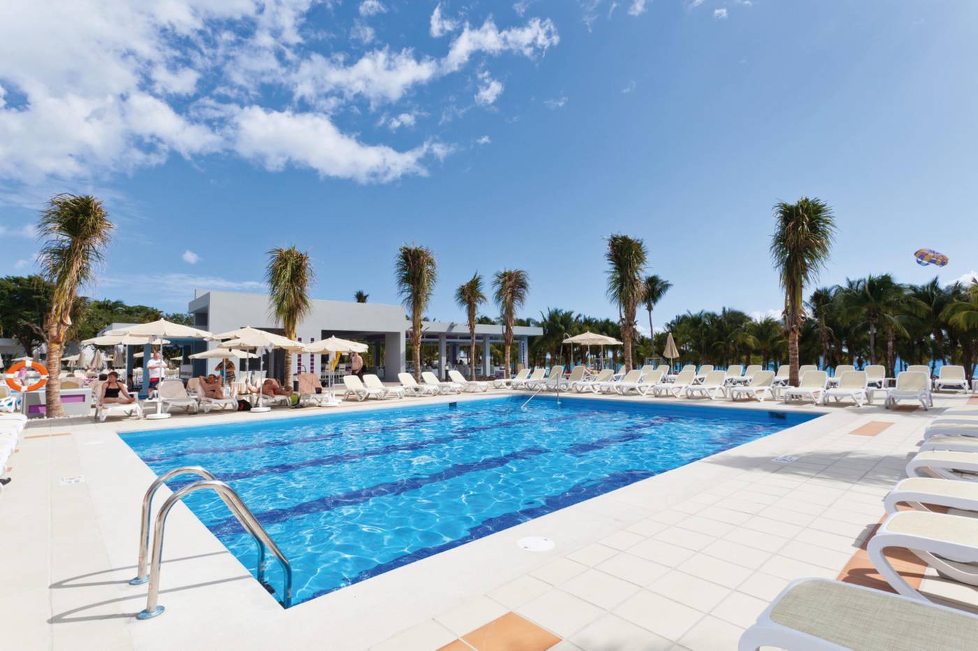 Riu-Palace-Mexico-All-Inclusive-Pool-5