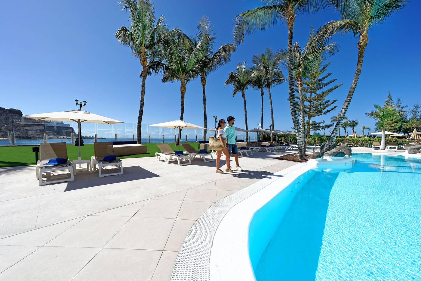 Labranda-Costa-Mog--n-Pool-9