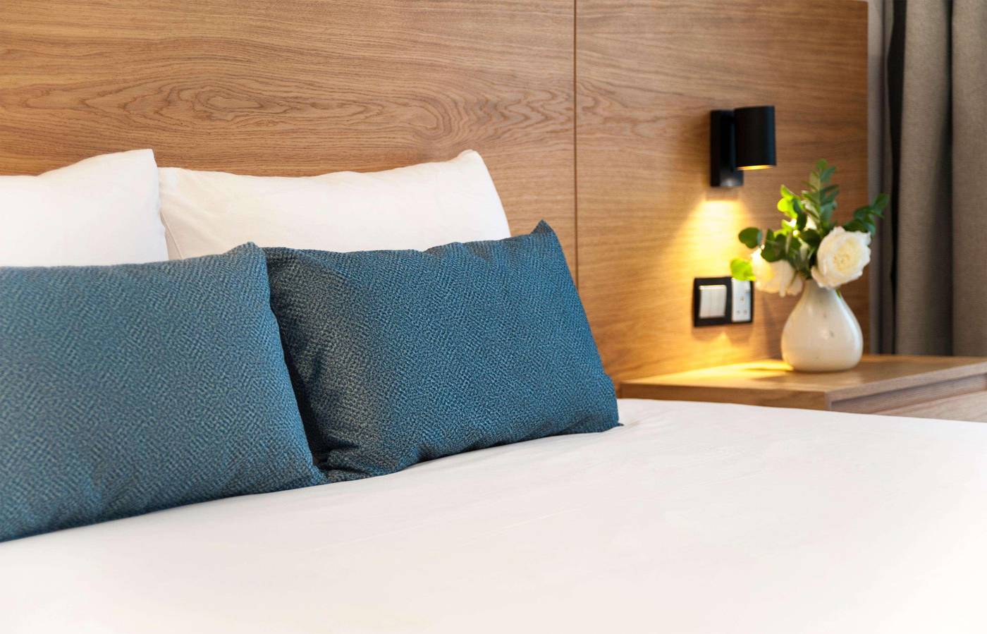 Ajax-Hotel-Room-28