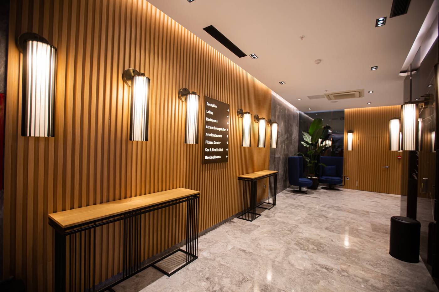 Ramada-Plaza-By-Wyndham-Istanbul-Sultanahmet-Lobby-16