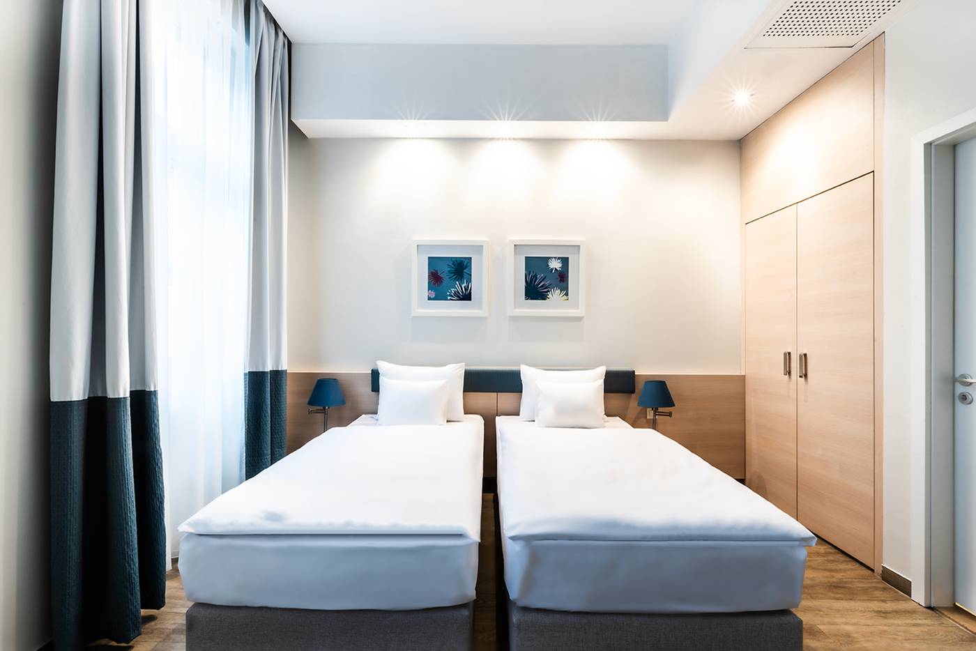 Atrium-Fashion-Hotel-Room-33