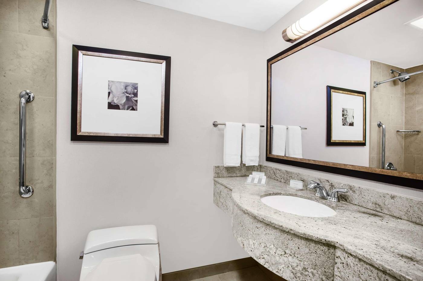 Hilton-Garden-Inn-NY-West-35-Street-Room-26