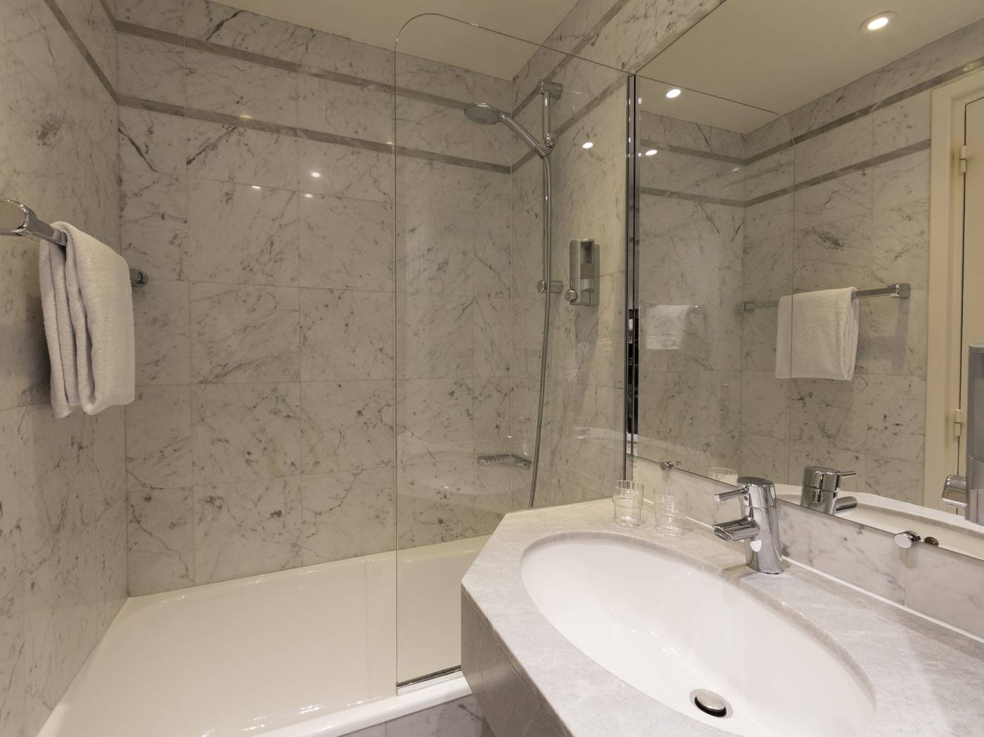 Saint-Germain---Paris-Room-50