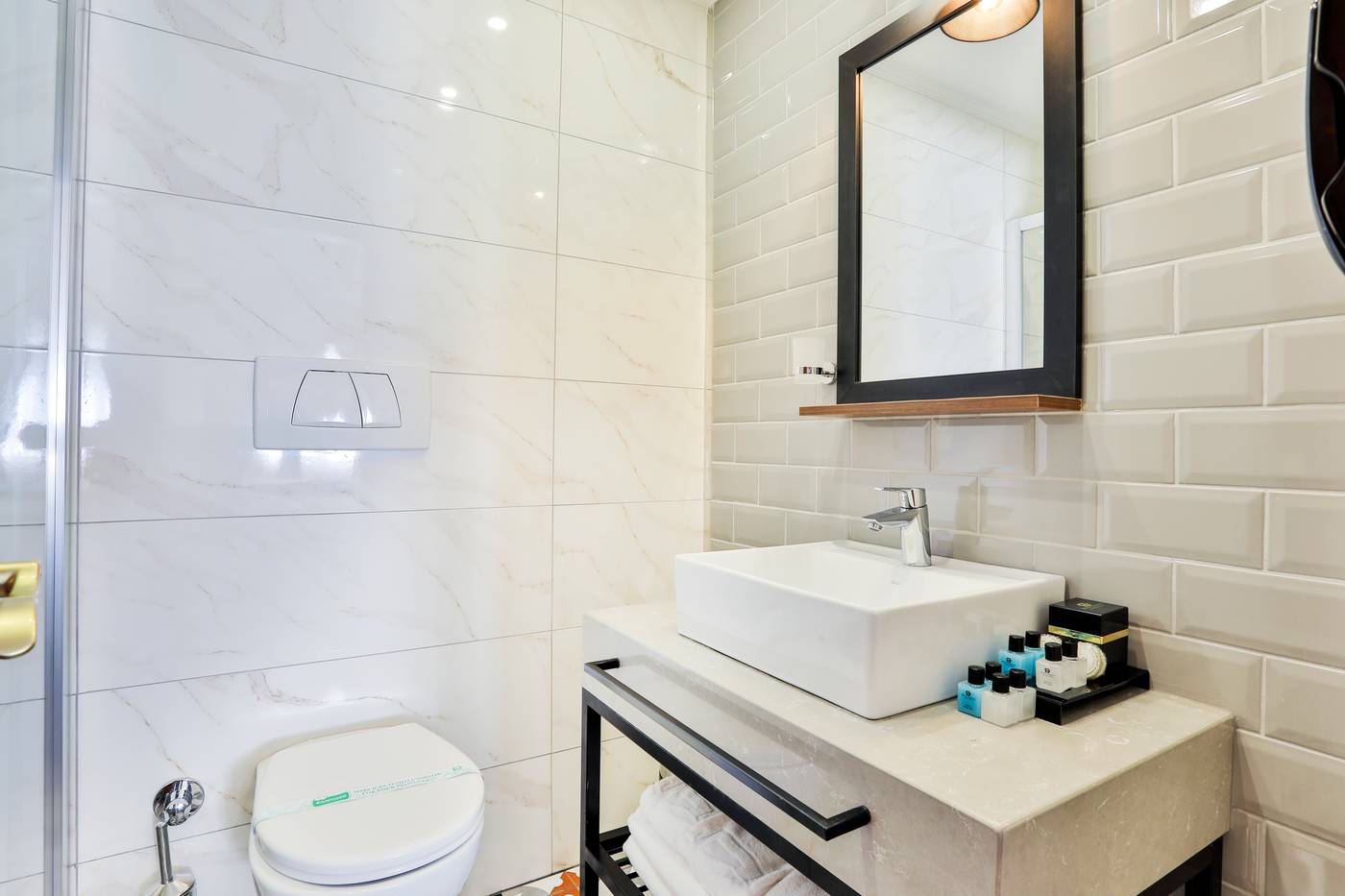 Orient-Express-Hotel-Room-24