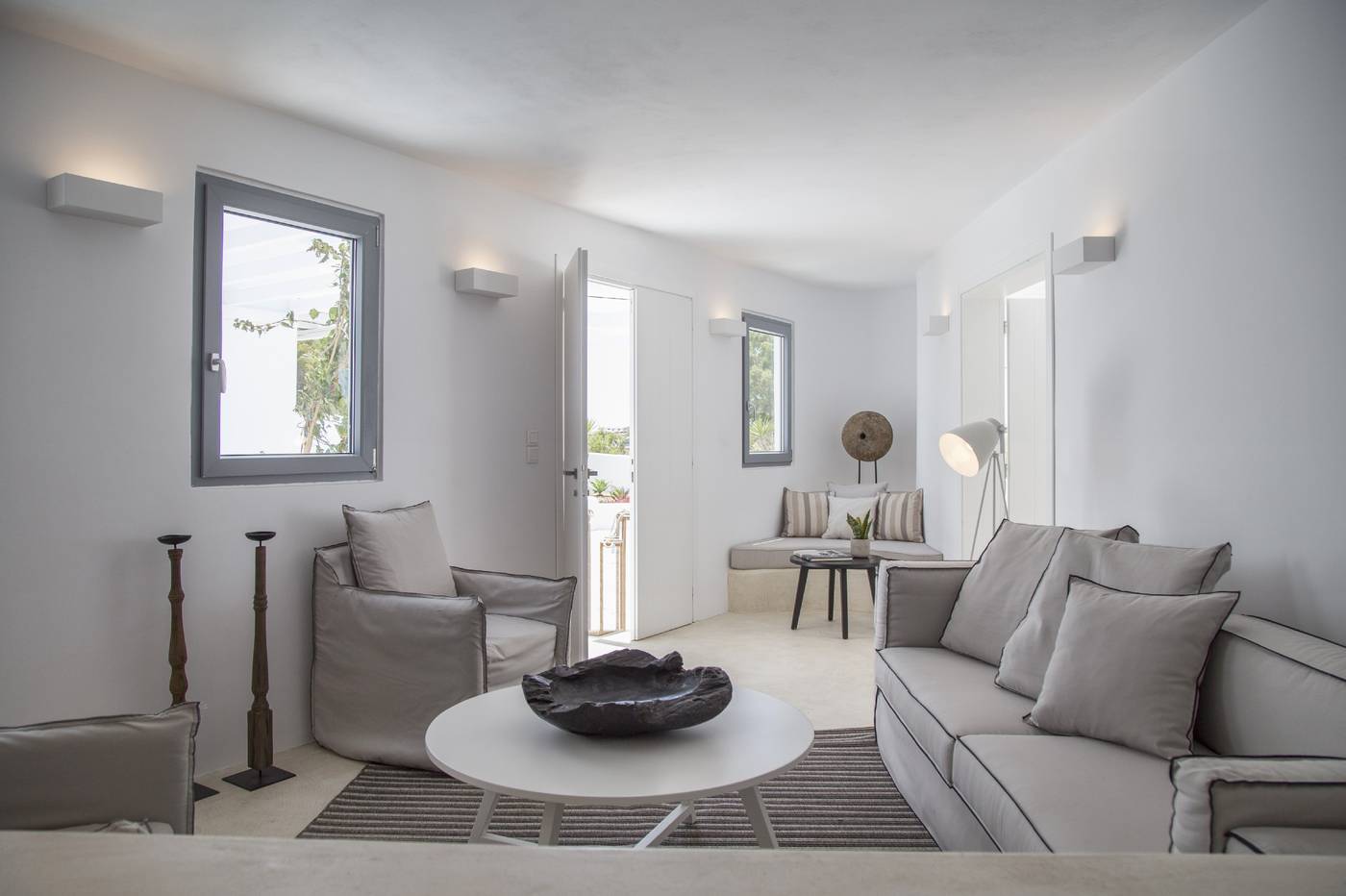 Livin-Mykonos-Hotel-Lobby-48