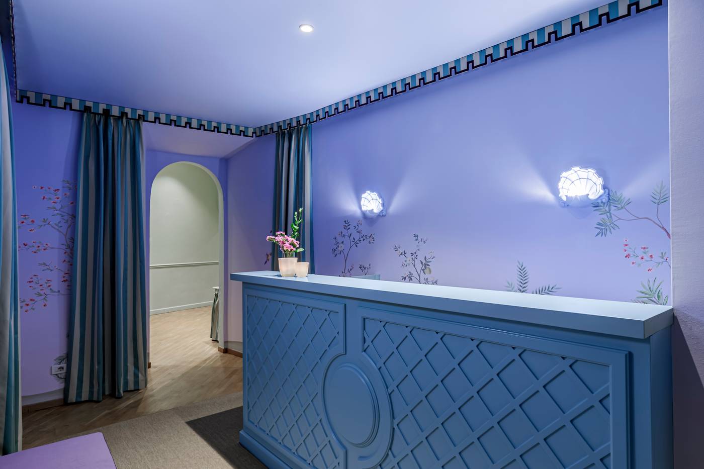 Room-Mate-Isabella-Lobby-60