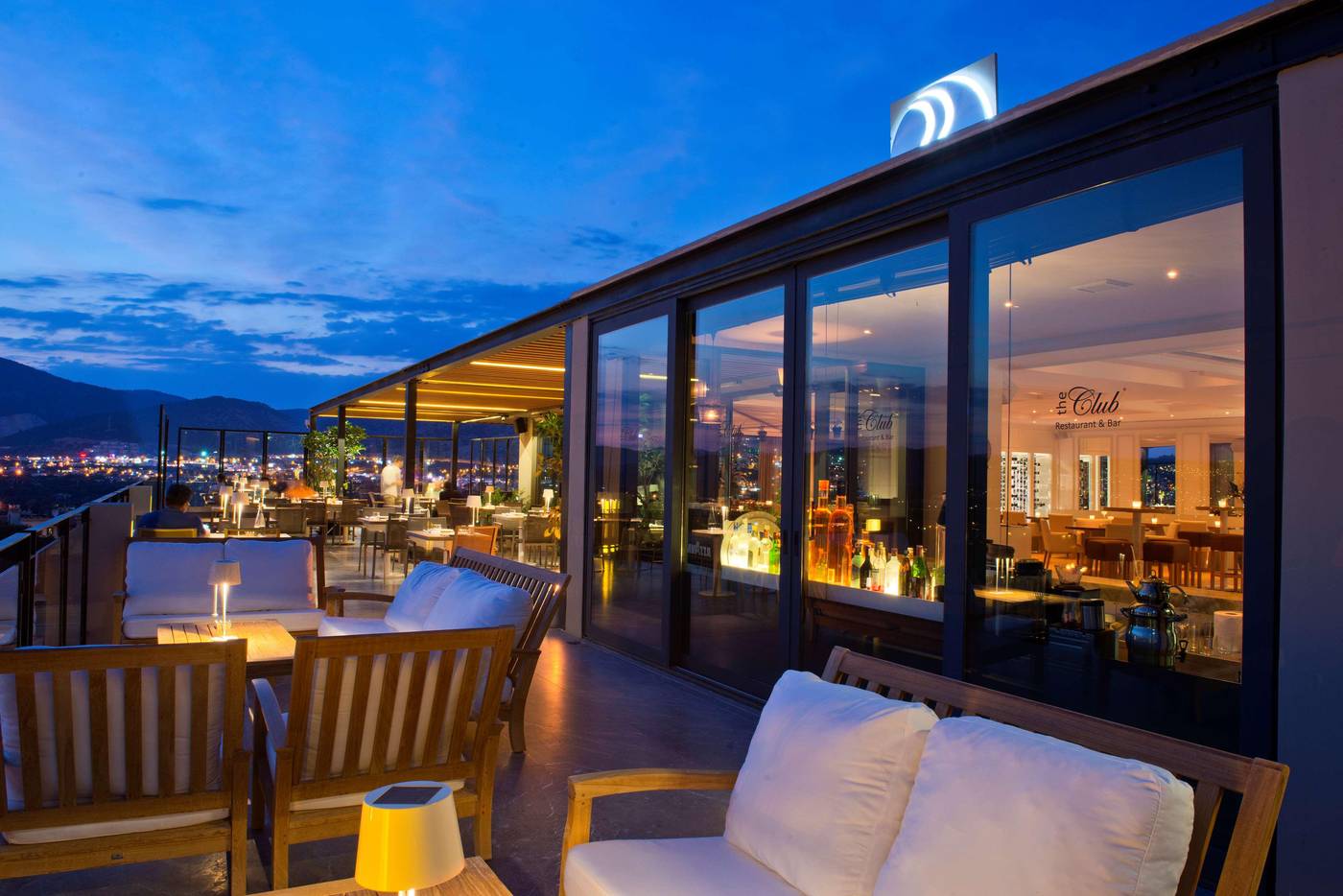 Ramada-Resort-Bodrum-Bar-19