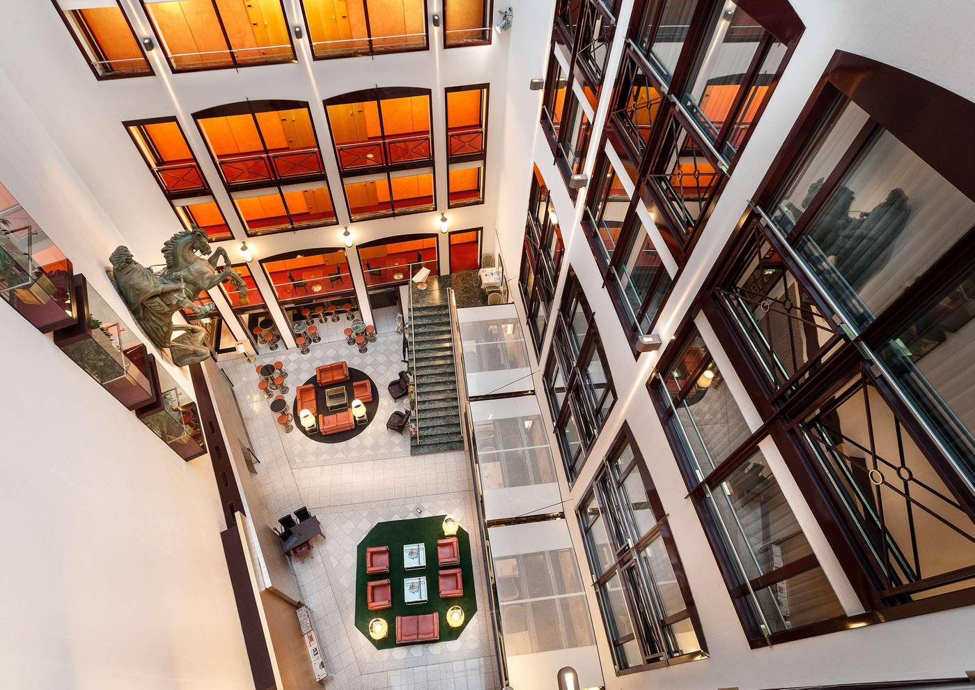 Derag-Livinghotel-Grosser-Kurfuerst-Lobby-19