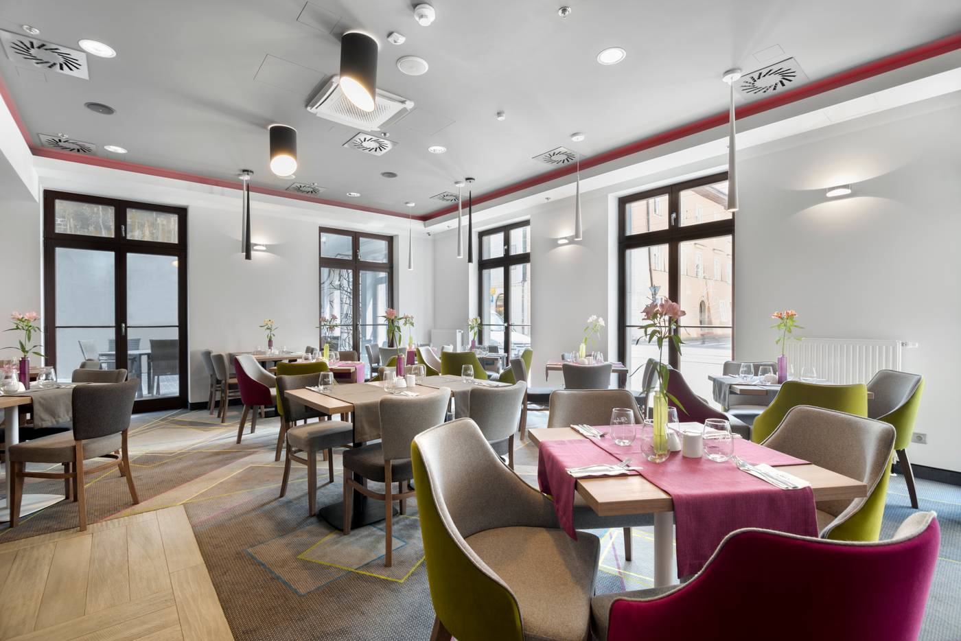 Golden-Tulip-Krakow-Kazimierz-Restaurant-37