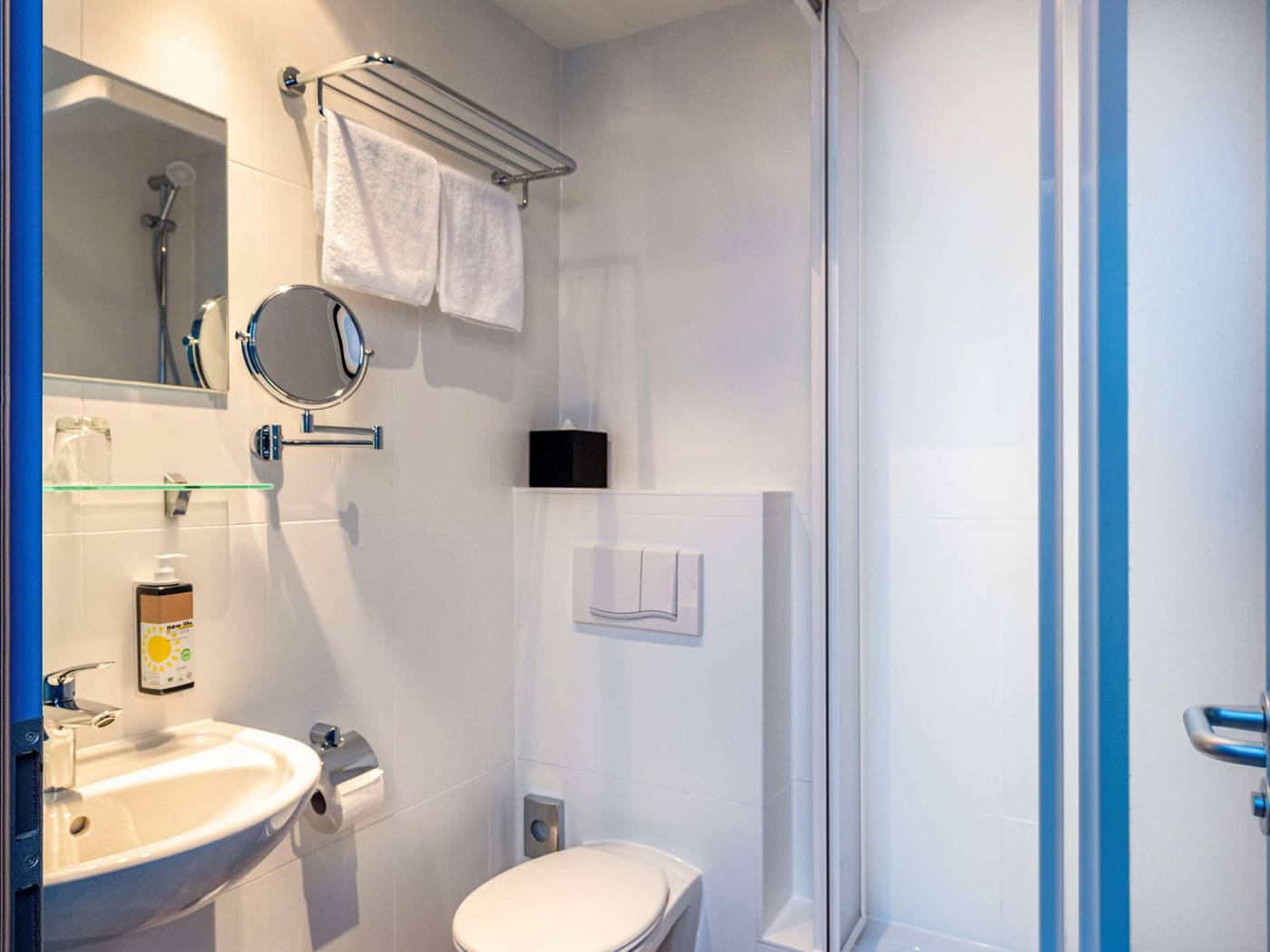 greet-Berlin-Alexanderplatz-Room-32