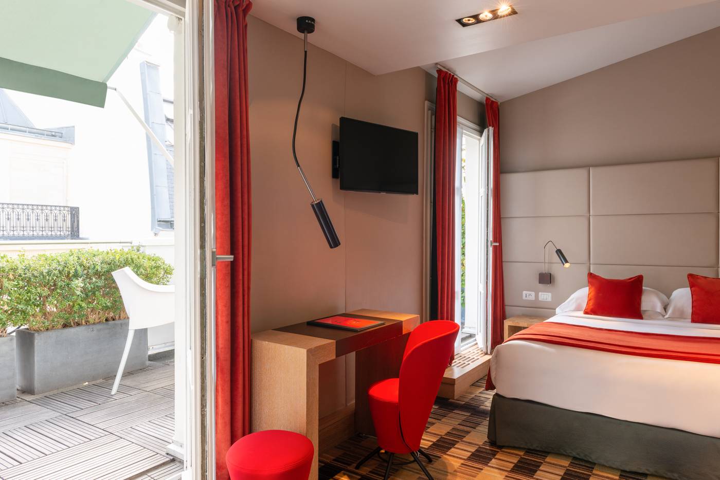 Hotel-Golden-Tulip-Opera-De-Noailles-Room-8