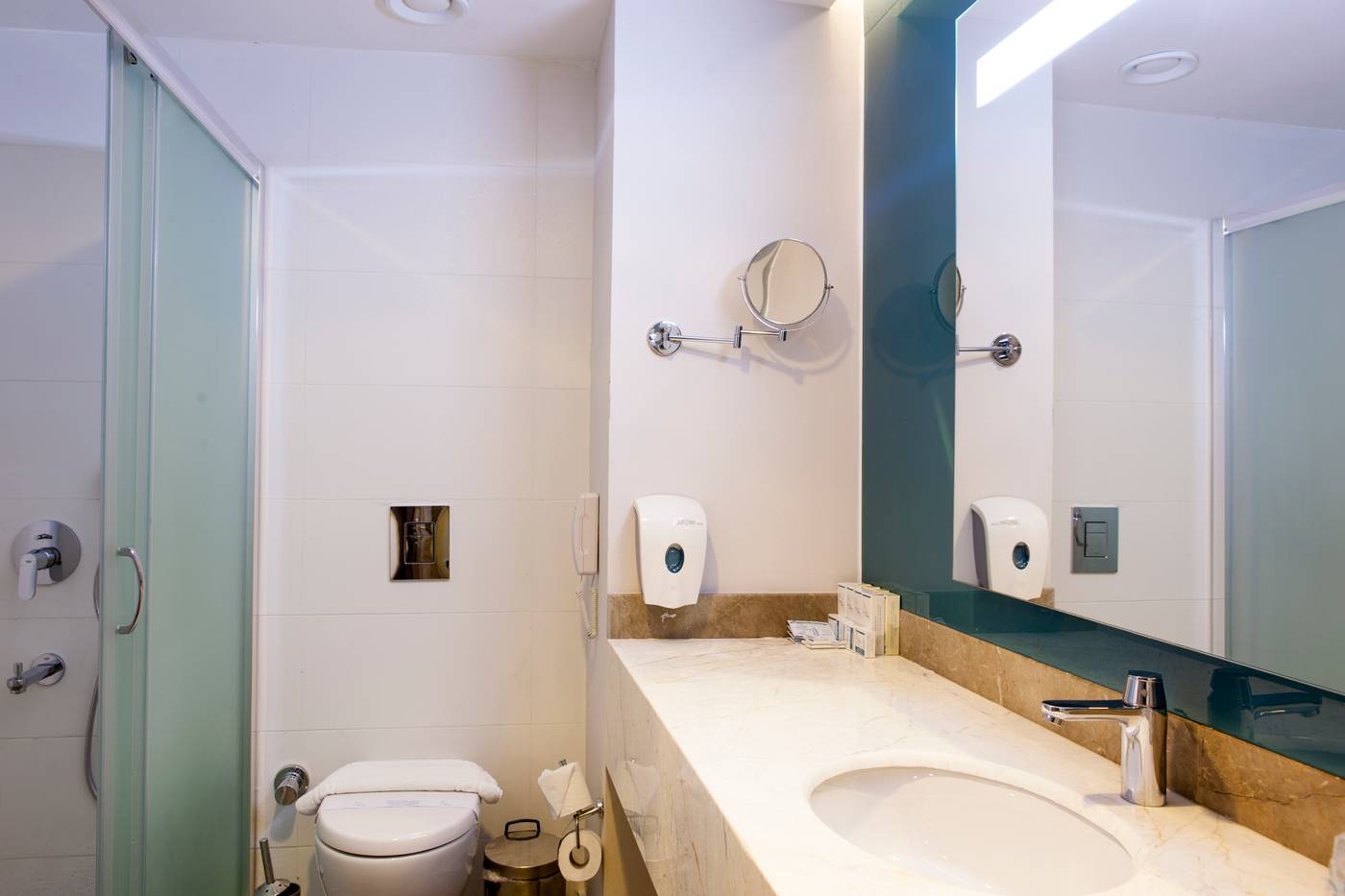 Long-Beach-Harmony-Room-30