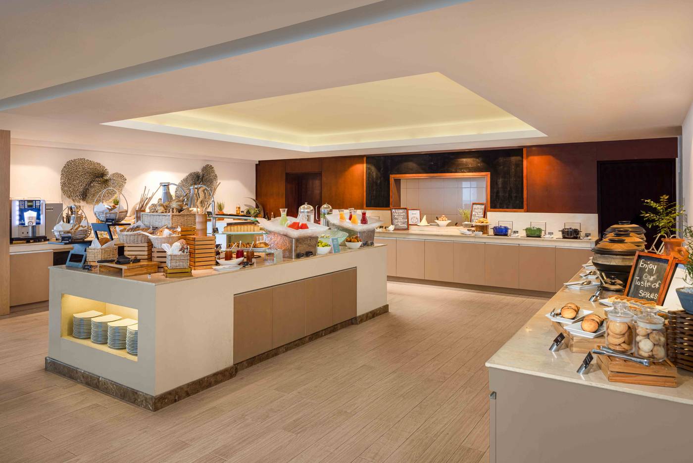 Radisson-Hotel-Colombo-Restaurant-16