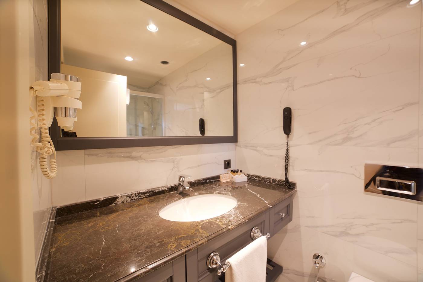 Icon-Hotel-Taksim-Room-25