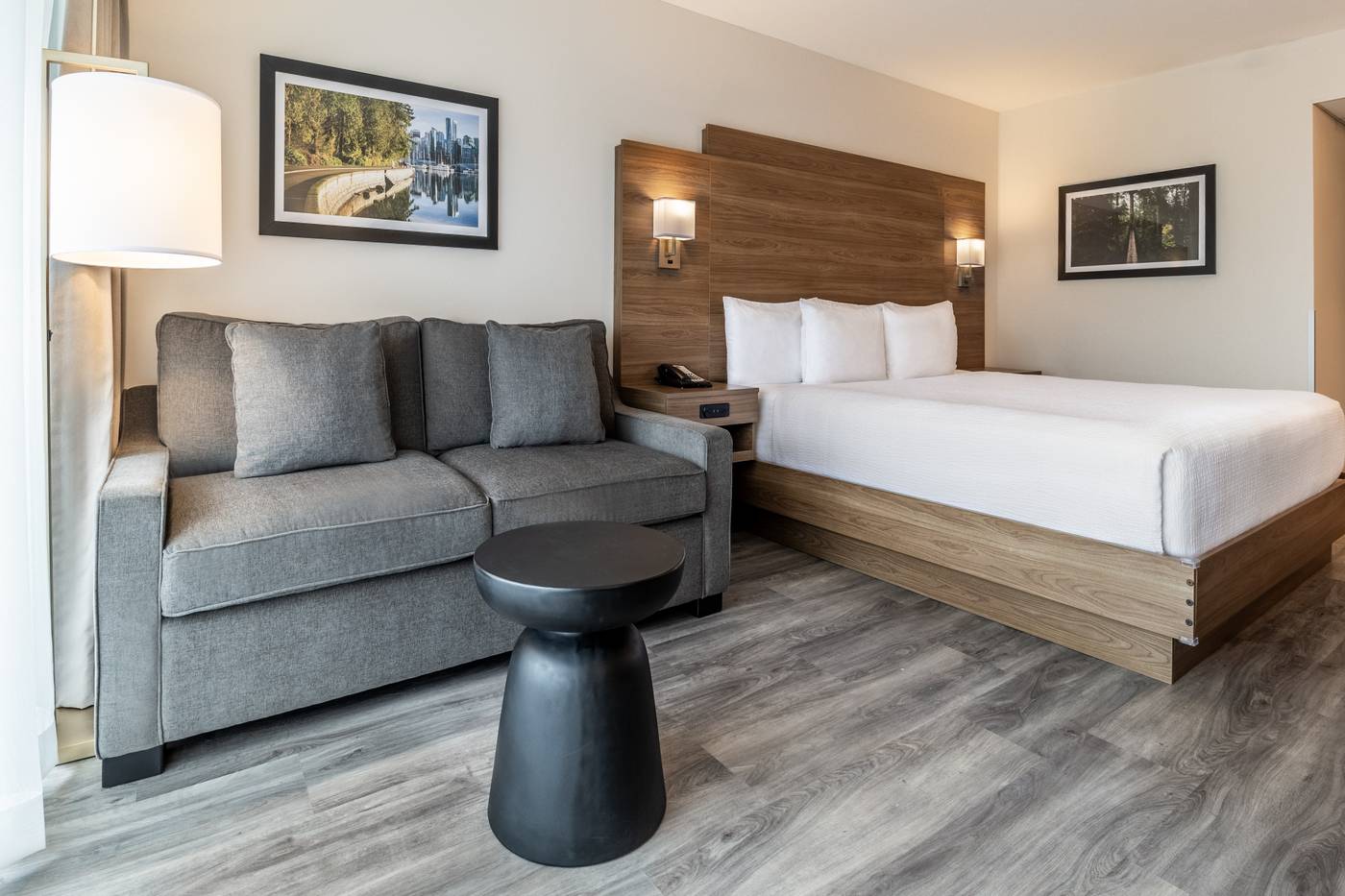 Atrium-Hotel-Vancouver-Room-32