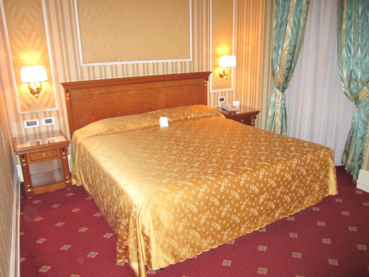 The-Major-Hotel-Room-29