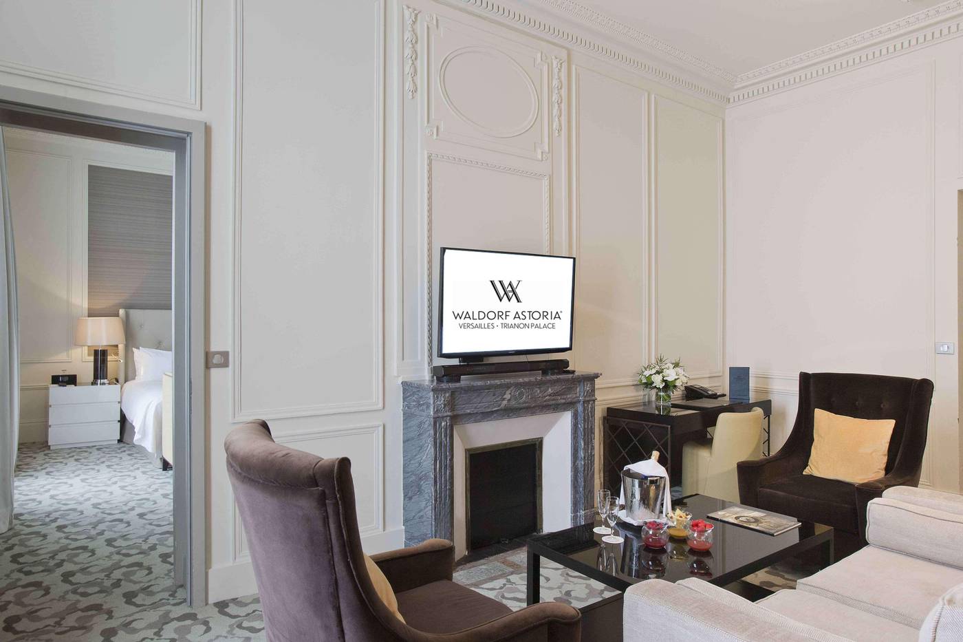 Waldorf-Astoria-Versailles---Trianon-Palace-Room-16