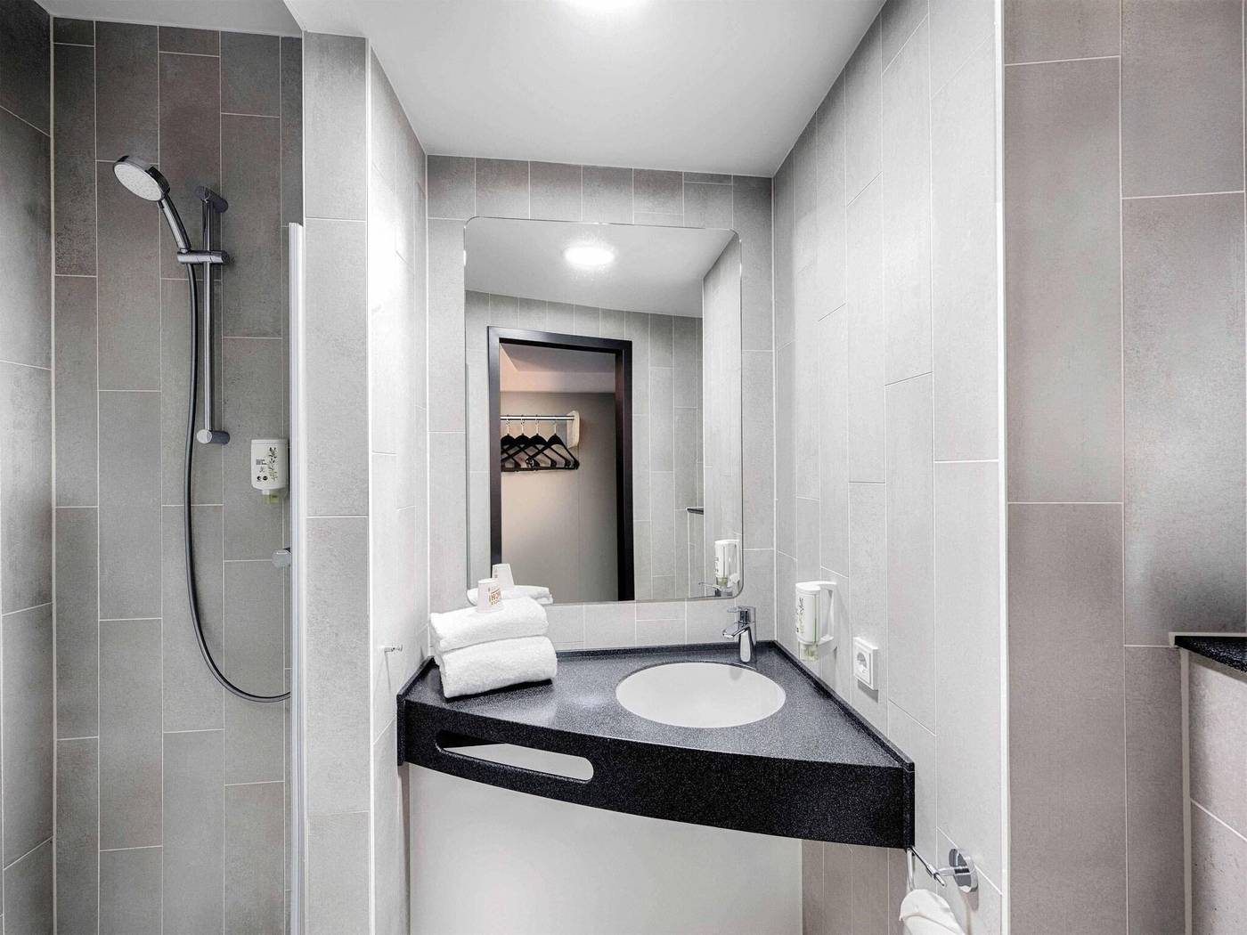 B-B-Hotel-Koln-Messe-Room-46