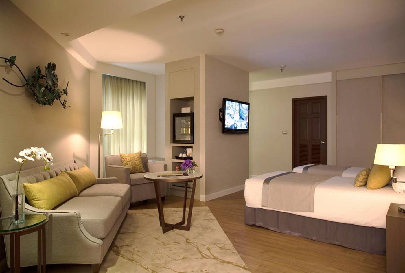 Grand-Diamond-Suites-Hotel-Room-9