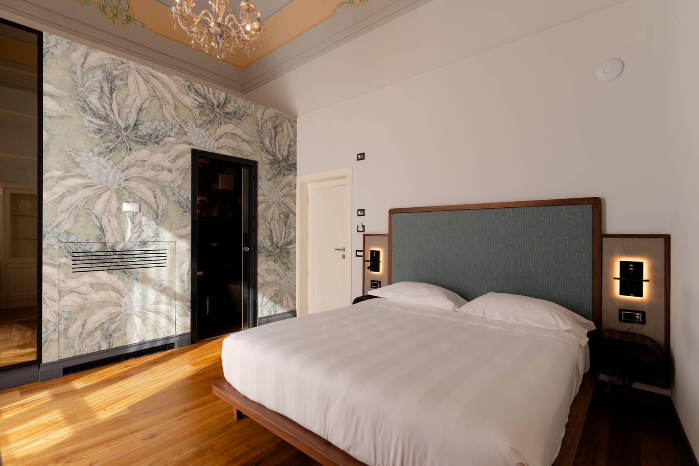 Lo Stemma Luxury Boutique Hotel-Italy-Matera-Room-10