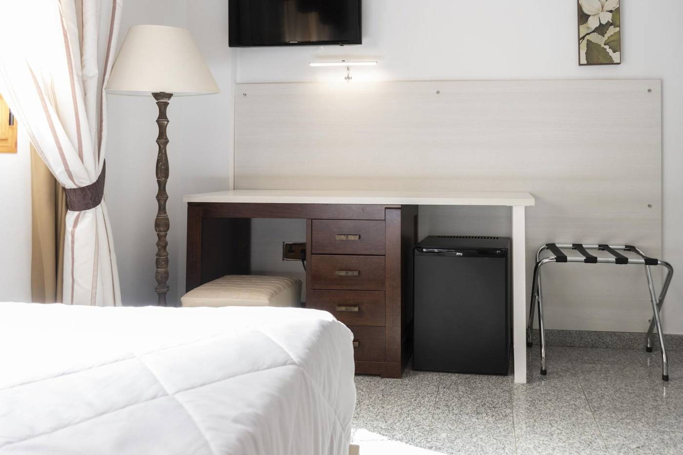 Hotel-Plaza-del-Castillo-Room-30